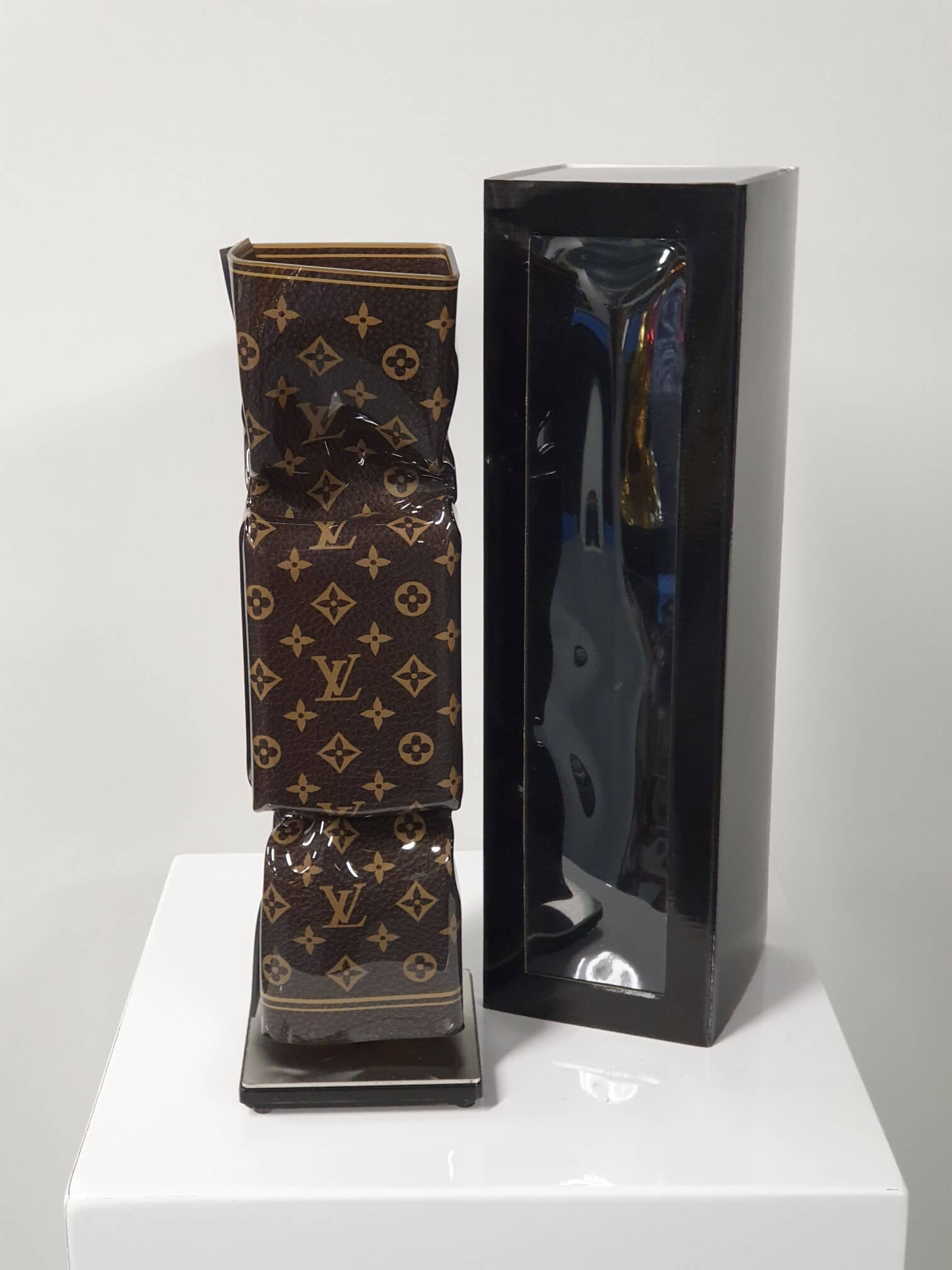 Ad van Hassel - Candy Art Toffee Louis Vuitton Supreme Black Sculpture
