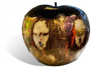 Golden Apple Mona Lisa – James Chiew